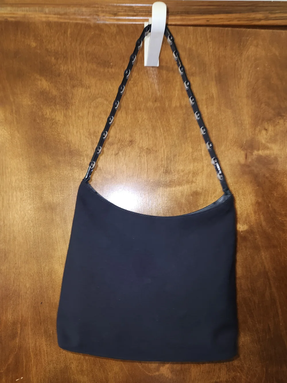 Salvatore Ferragamo Classic Black Shoulder Bag with Chain-Link Strap